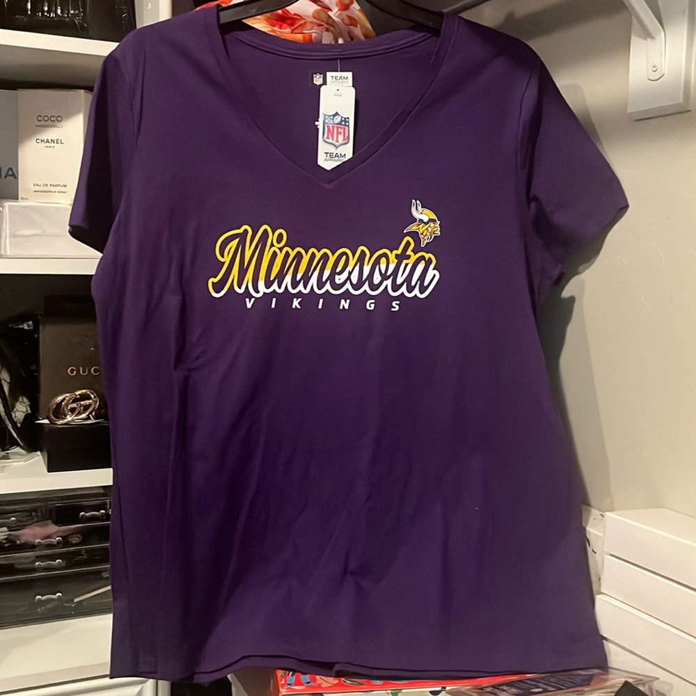 Viking V-neck Tee